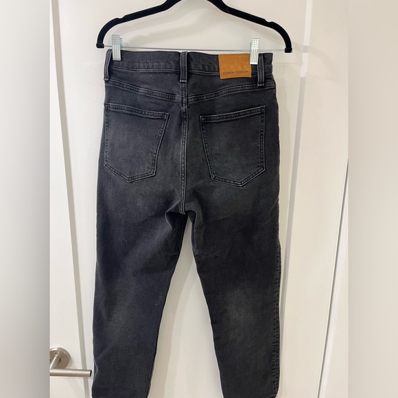 Aritzia DENIM FORUM The Arlo High Rise Straight. Size 27, length 26 - Picture 3 of 6